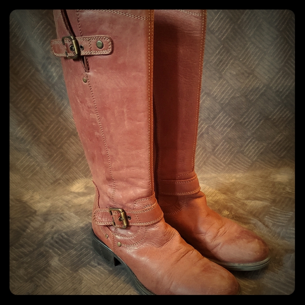 Micheal Kors red leather boots